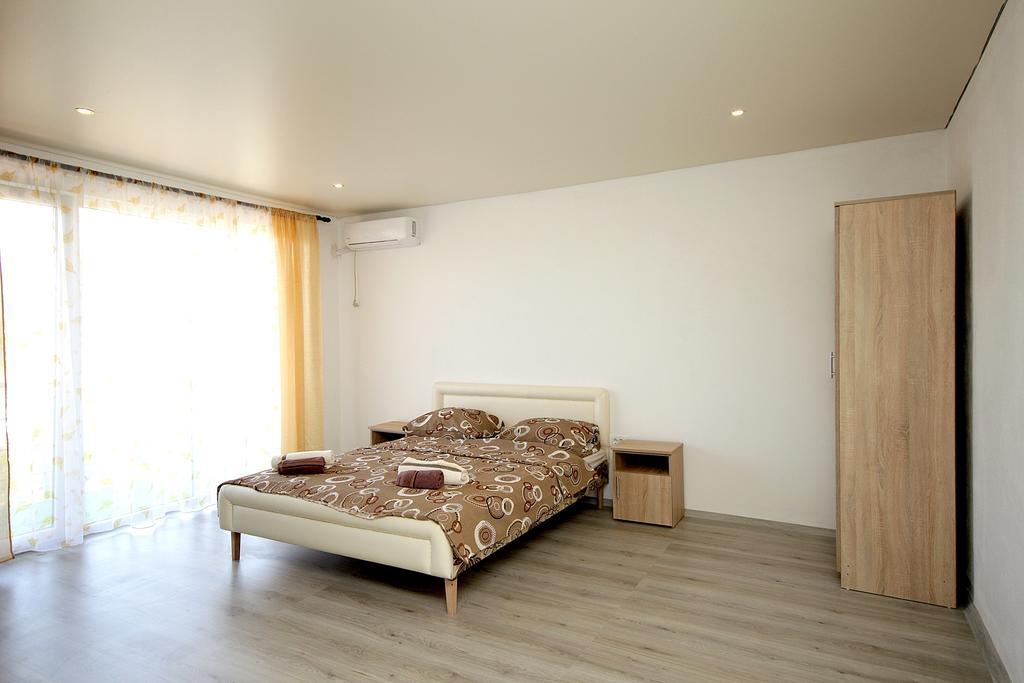 Victoria Apartment